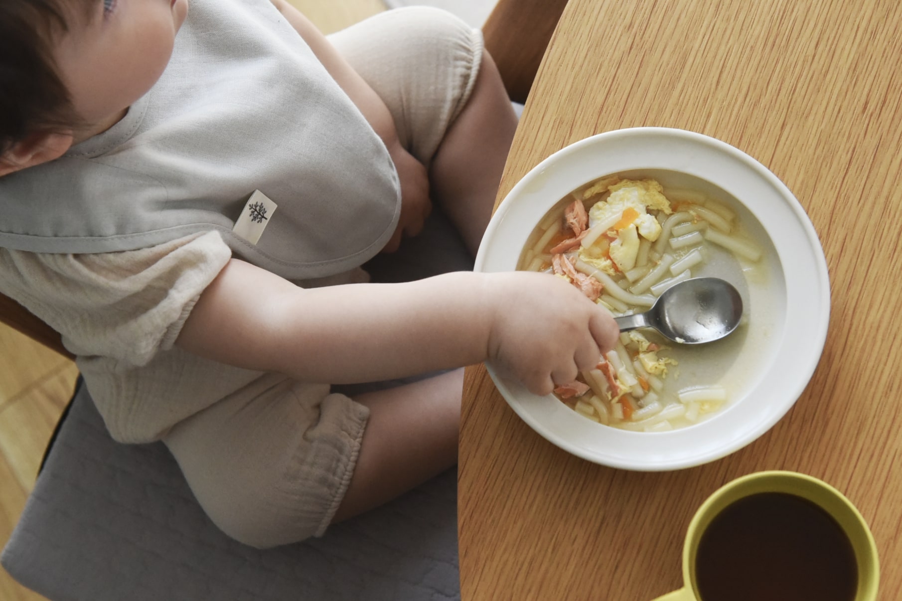 食べこぼしが減ってママも助かる！子どもとの食事に寄り添う「すくいやすうつわ」の話【インスタグラマーさんのもの選び】