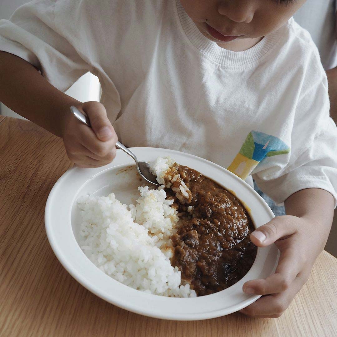 食べこぼしが減ってママも助かる！子どもとの食事に寄り添う「すくいやすうつわ」の話【インスタグラマーさんのもの選び】