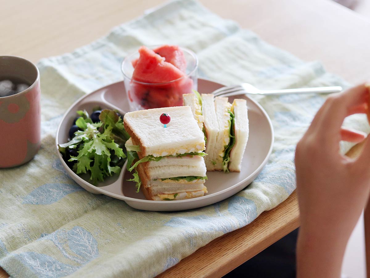 「今日のお昼はこれを食べてね」に最適な“仕切りプレート”とお手軽メニューのご紹介